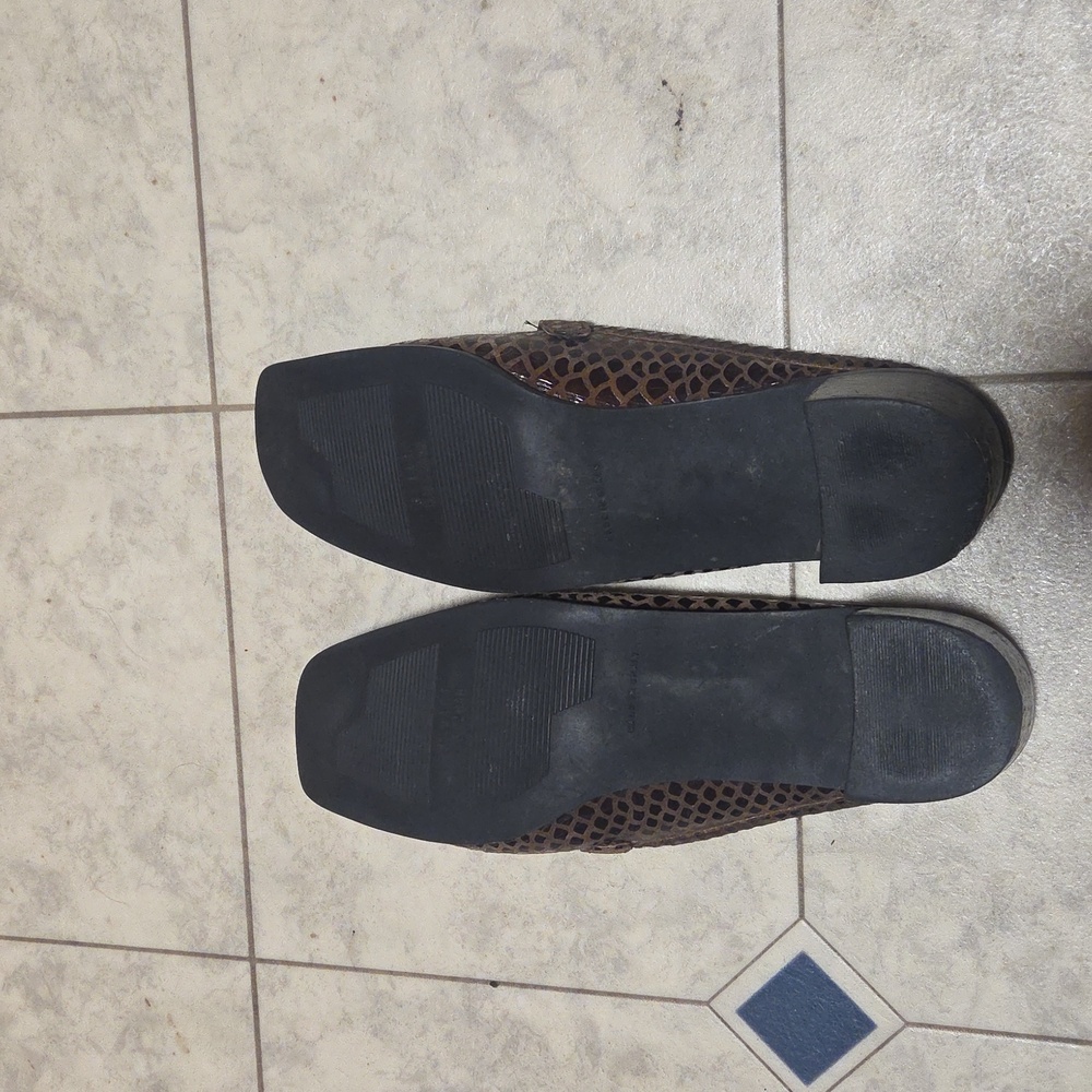 Stuart Weitzman brown slip on shoes size 10N - Picture 5 of 11